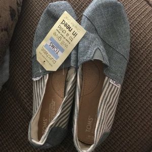 Toms